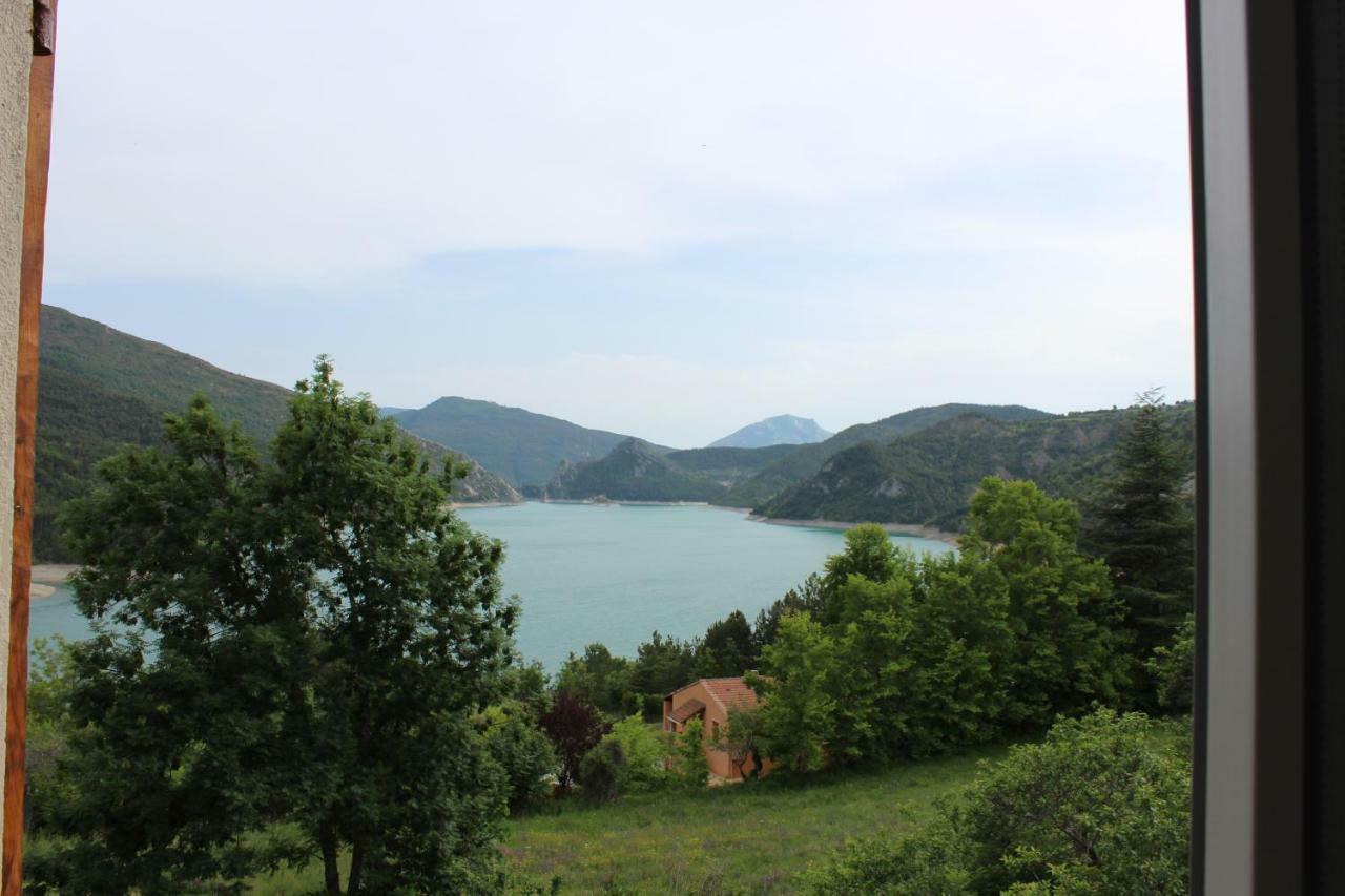 Location Vacances 5 Place Des Moulieres Saint-Julien-du-Verdon Dış mekan fotoğraf