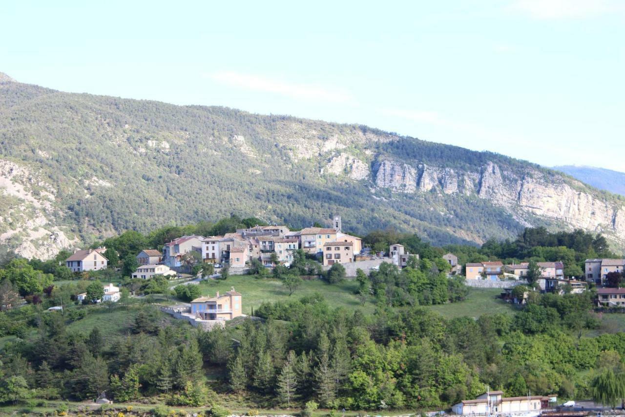 Location Vacances 5 Place Des Moulieres Saint-Julien-du-Verdon Dış mekan fotoğraf