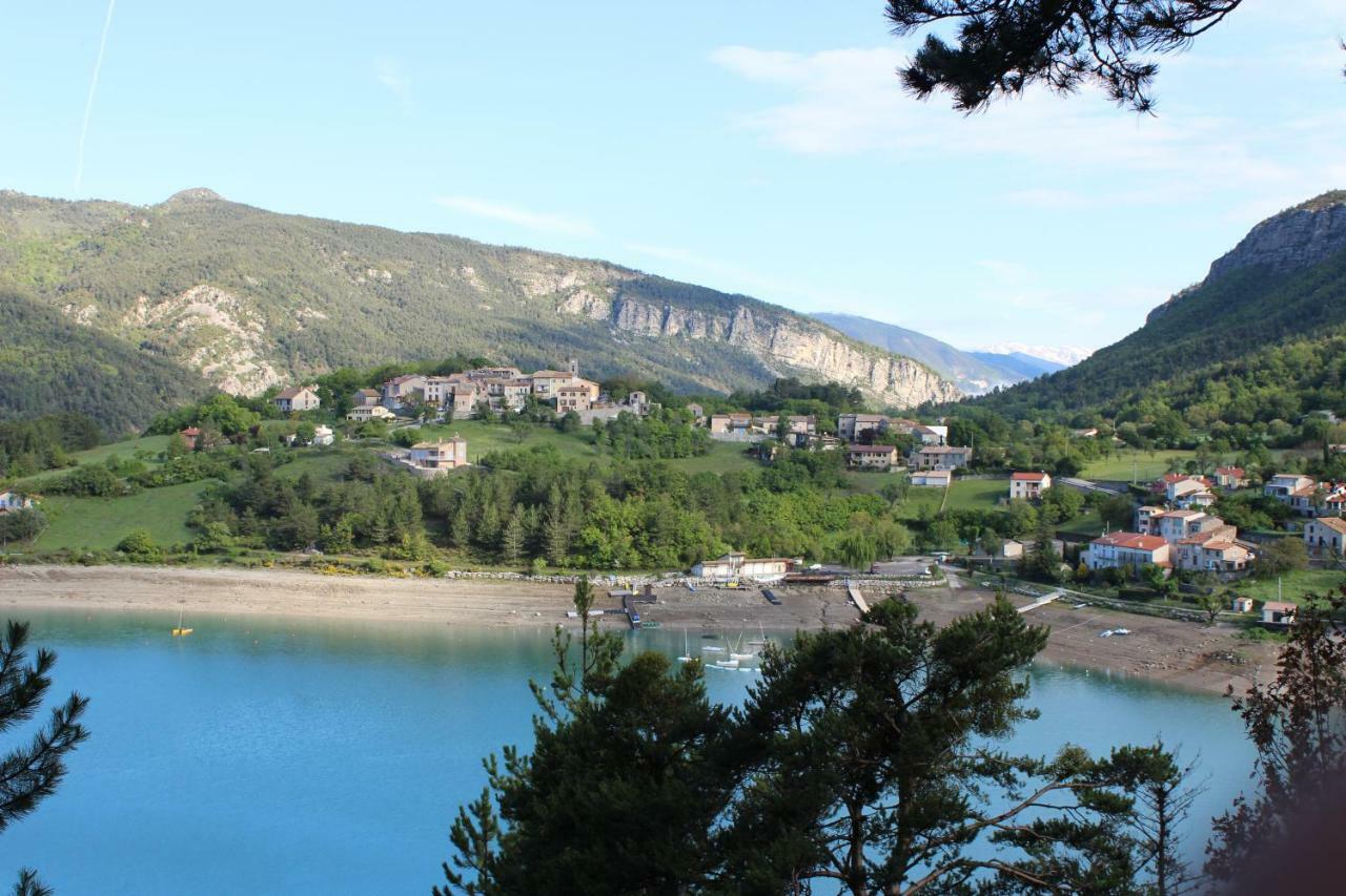 Location Vacances 5 Place Des Moulieres Saint-Julien-du-Verdon Dış mekan fotoğraf