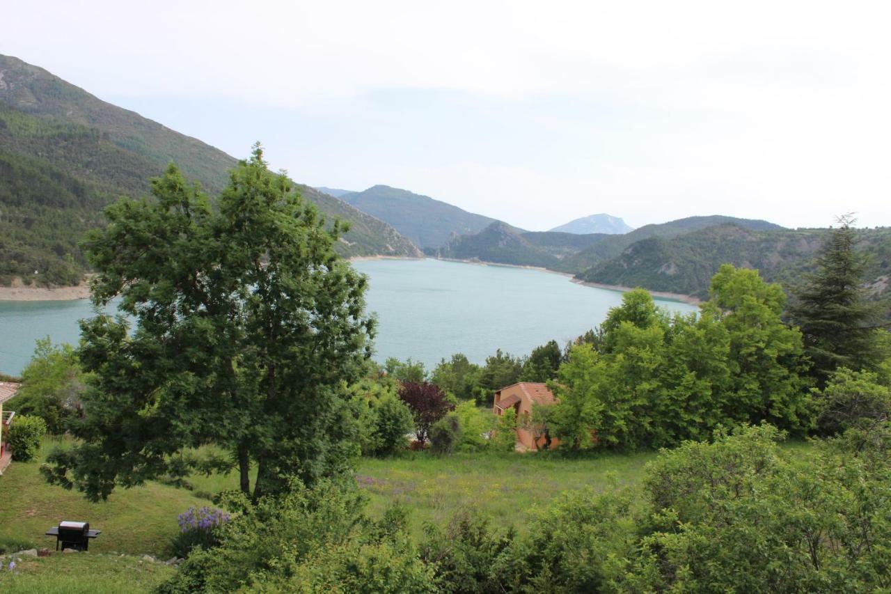 Location Vacances 5 Place Des Moulieres Saint-Julien-du-Verdon Dış mekan fotoğraf